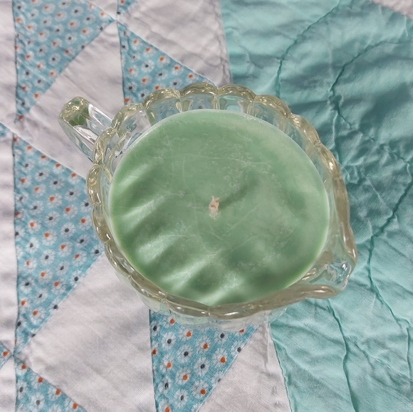 Hand poured forest essential oil blend soy candle - Picture 2 of 2